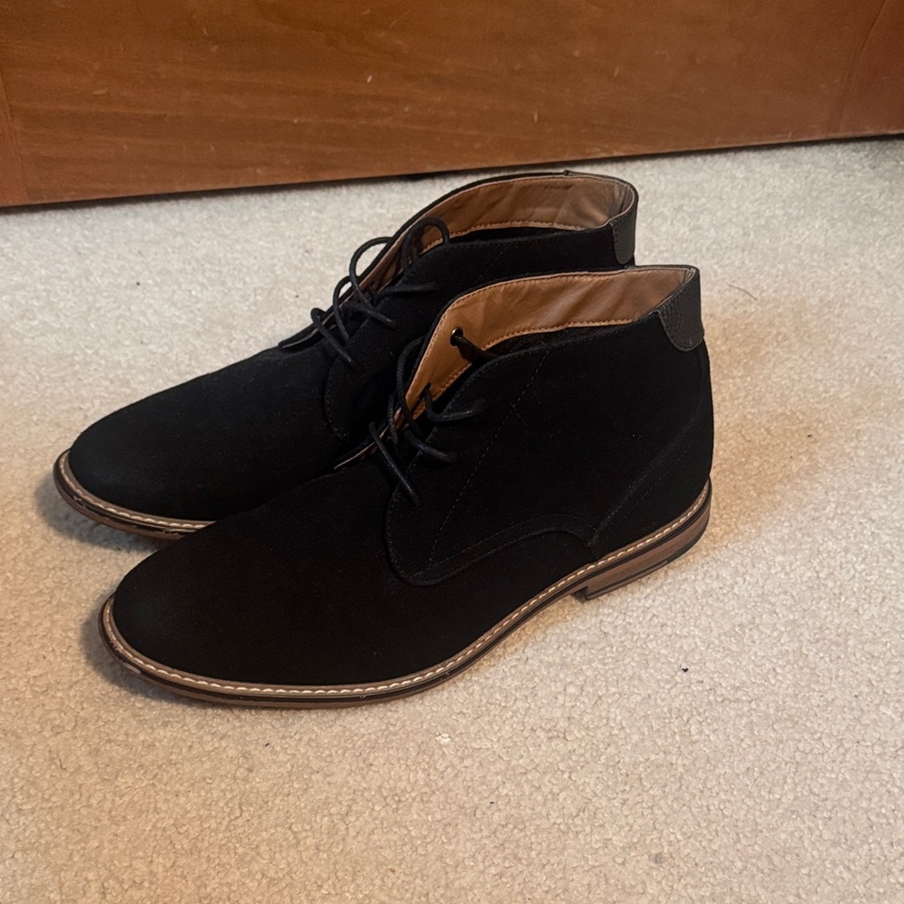 Men's Black Suede Chukka Boots
